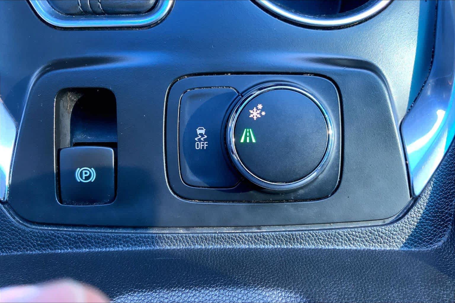 Used 2019 Chevrolet Traverse LT FWD image 35