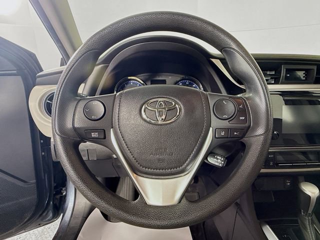 Used 2018 Toyota Corolla LE image 12