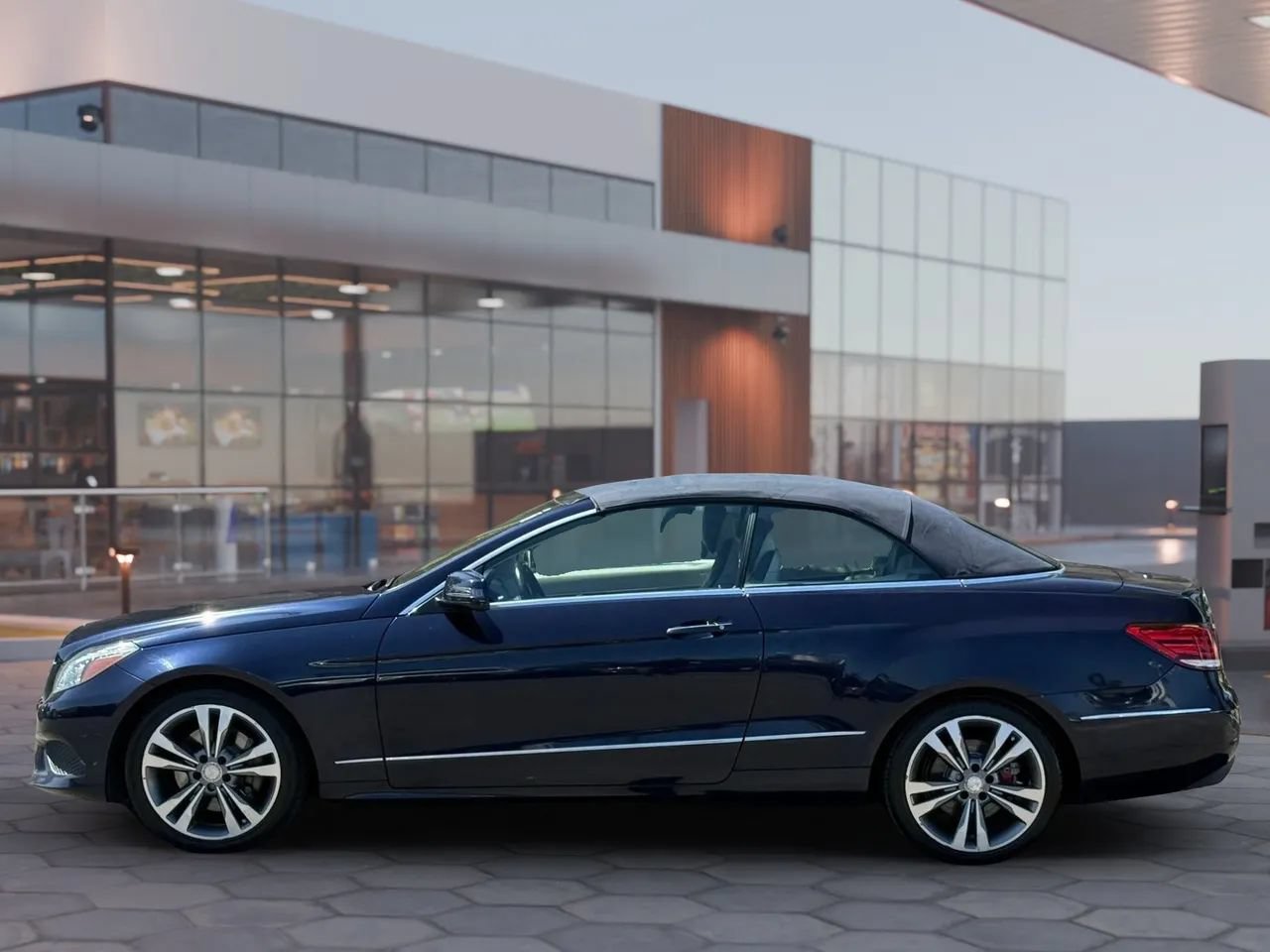 Used 2016 Mercedes-Benz E 400 Cabriolet image 11
