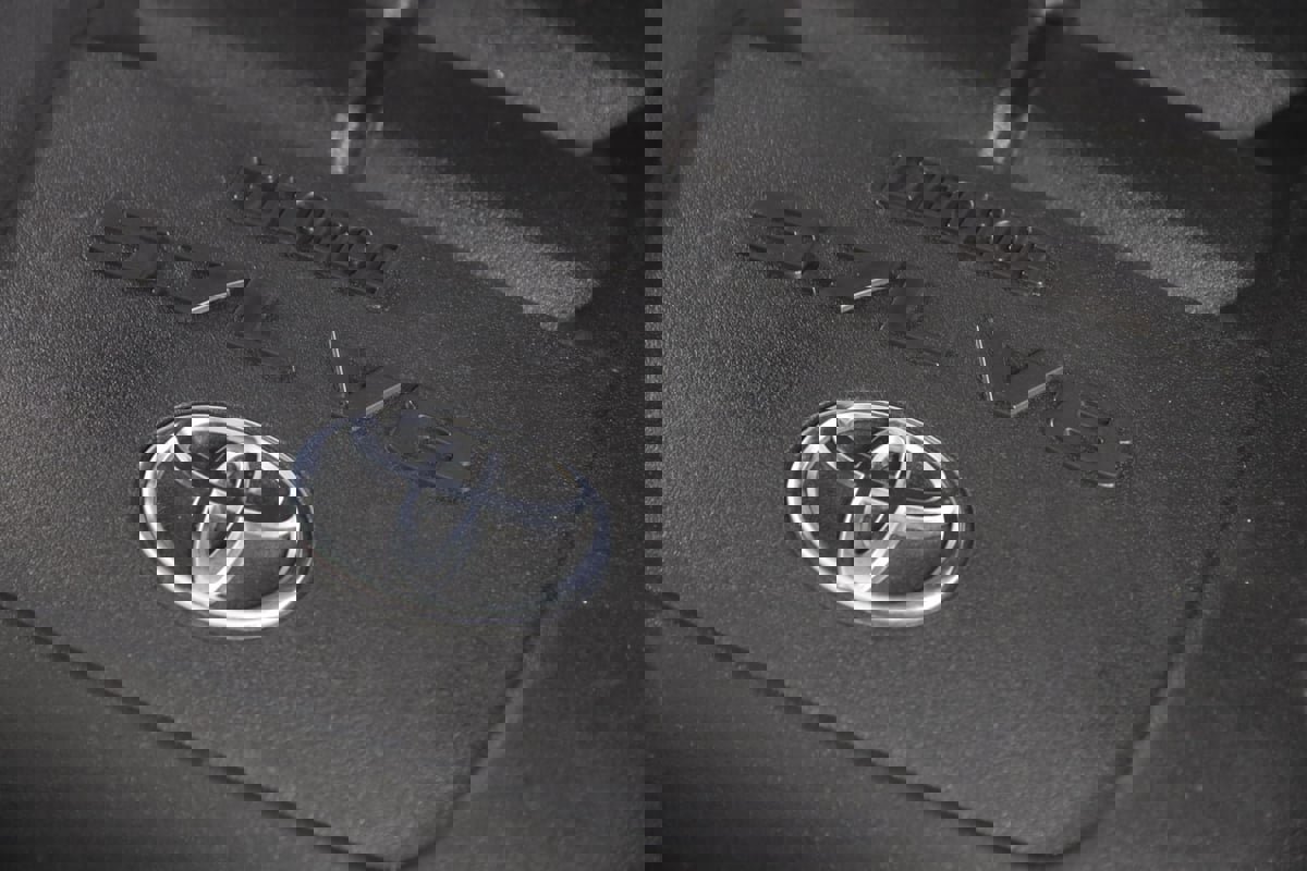 Used 2014 Toyota Tundra Limited w/ Limited Premium Package image 18