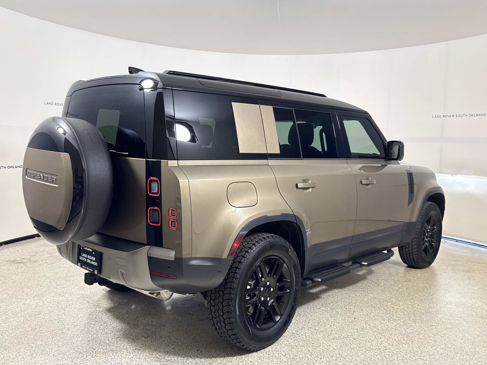 Used 2026 Land Rover Defender 110 S AWD/4WD image 5
