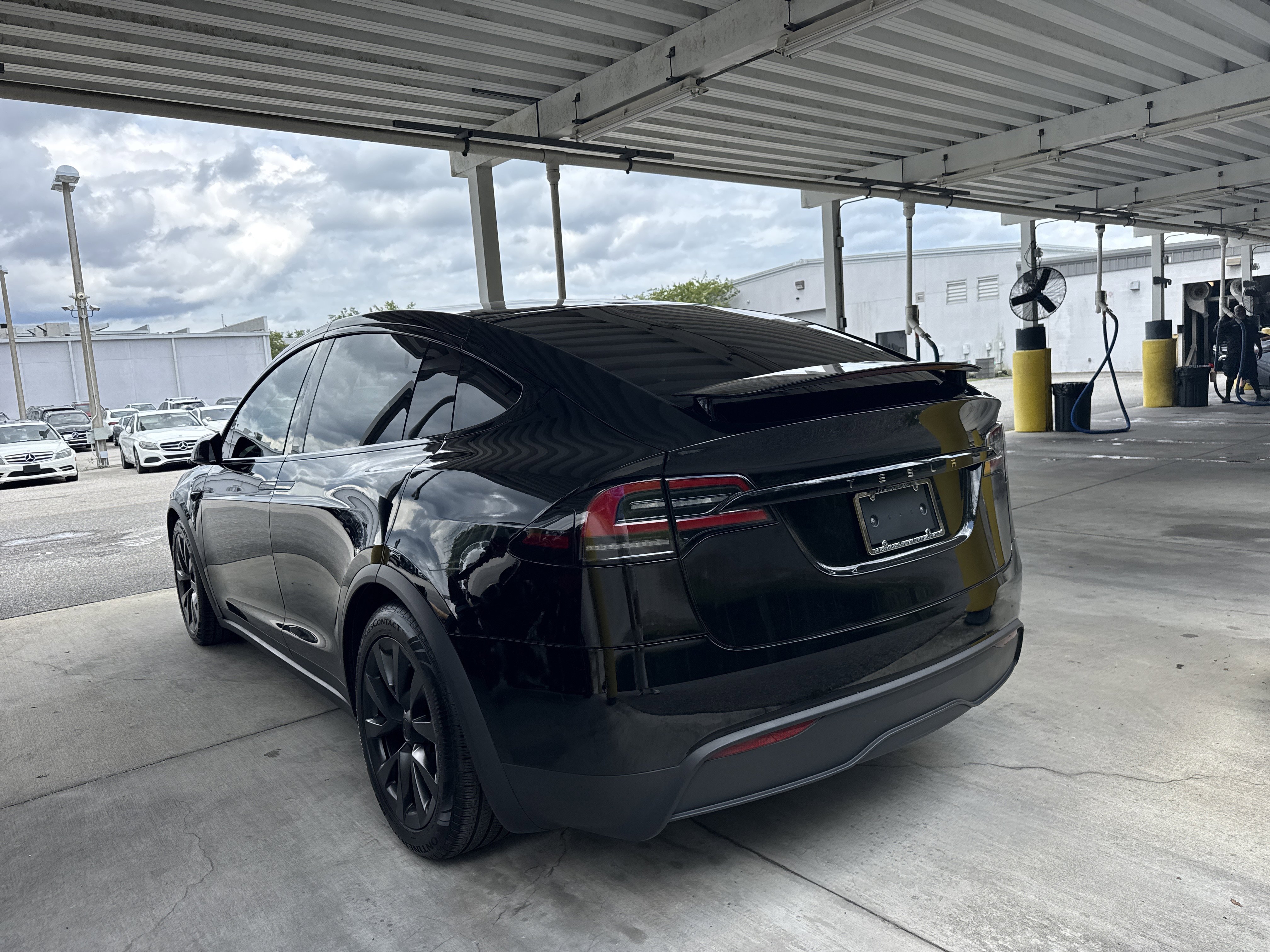 Used 2023 Tesla Model X AWD/4WD image 4