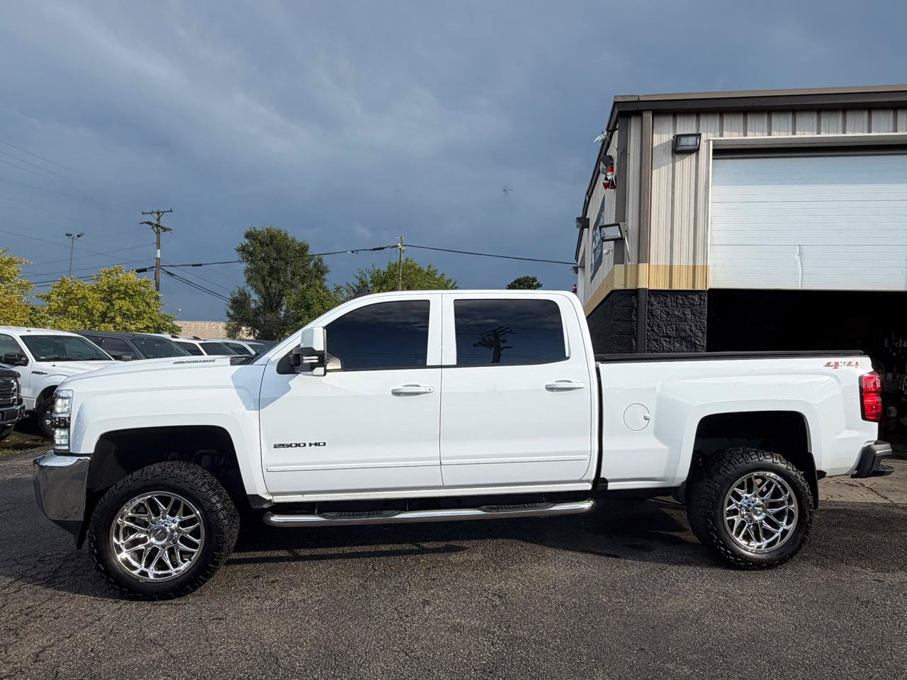 Used 2018 Chevrolet Silverado 2500 LT AWD/4WD image 2