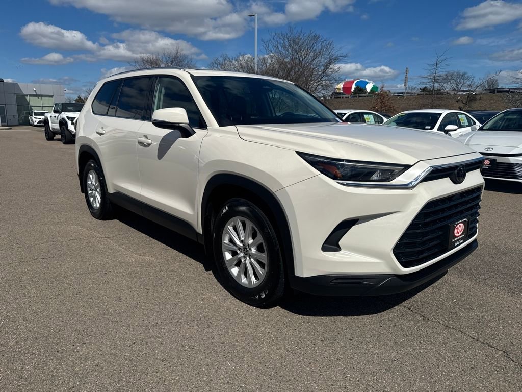 Used 2024 Toyota Grand Highlander XLE image 11