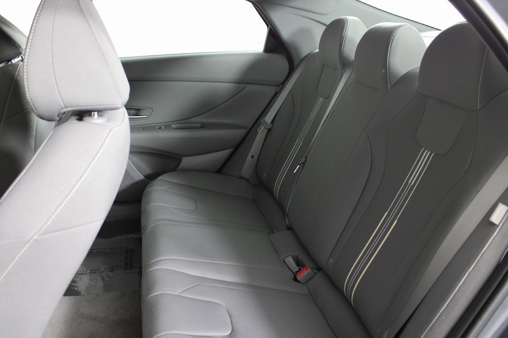 Certified 2025 Hyundai Elantra Sport image 16