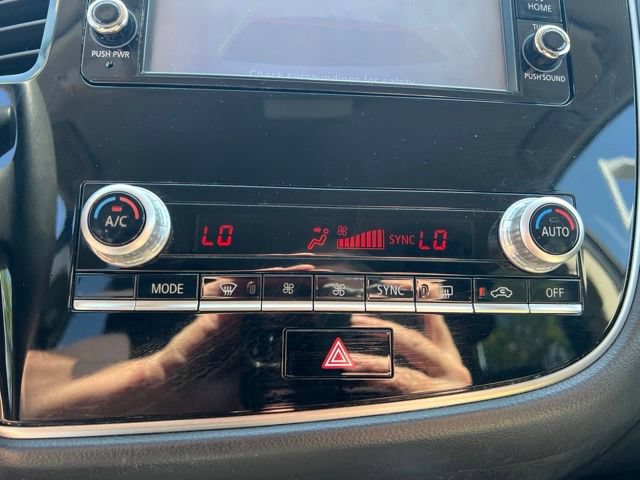 Used 2020 Mitsubishi Outlander ES FWD image 19