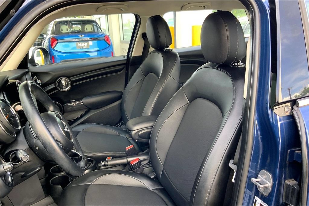 Used 2017 MINI Cooper 4-Door Hardtop FWD image 21