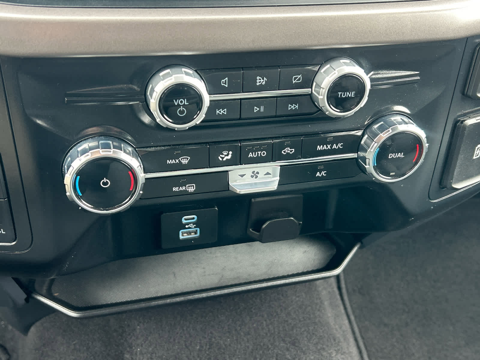 Used 2024 Ford F150 XLT AWD/4WD image 46
