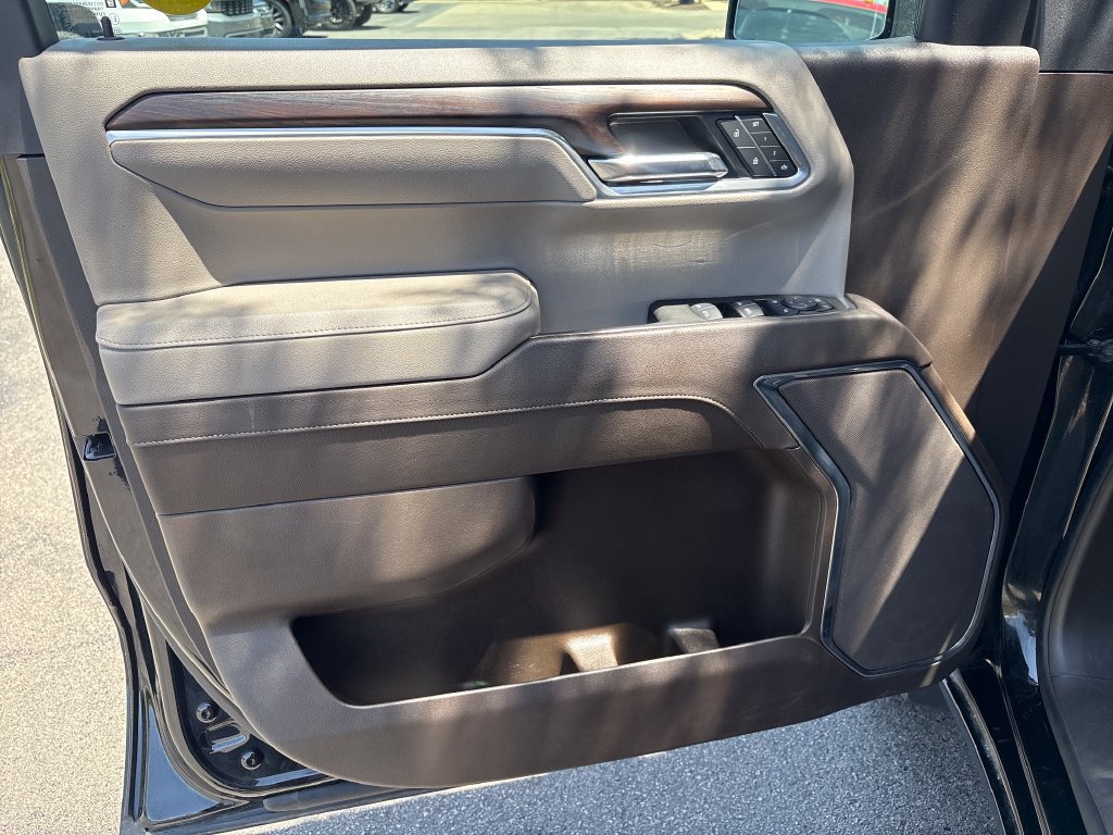 Certified 2025 GMC Sierra 1500 4x4 Crew Cab SLT image 13