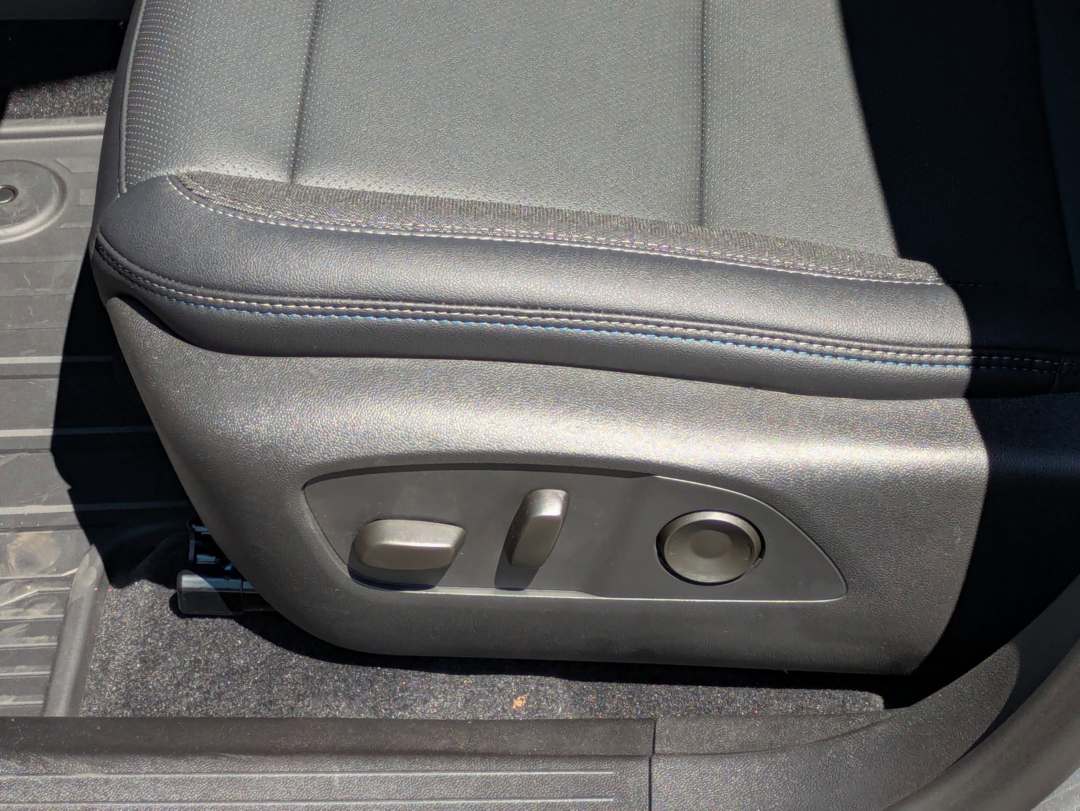 Used 2026 Chevrolet Equinox EV LT image 12