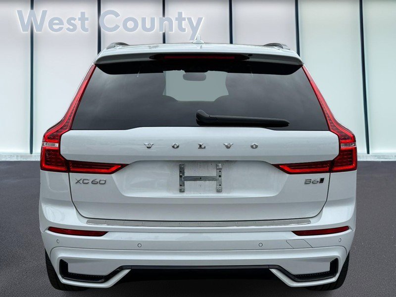 Certified 2023 Volvo XC60 B6 Ultimate w/ Protection Package Premier image 6
