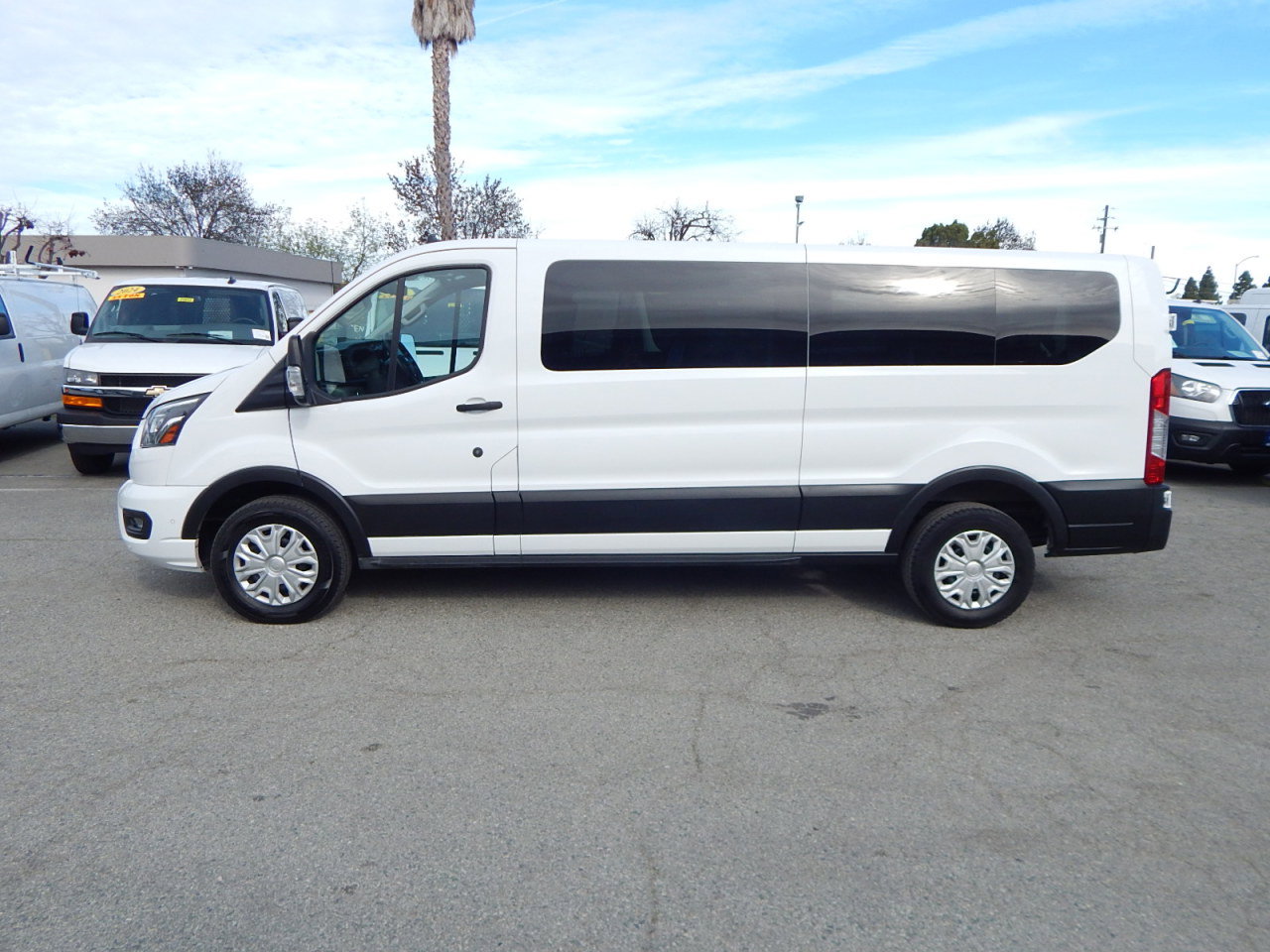 Used 2023 Ford Transit 350 XLT image 5