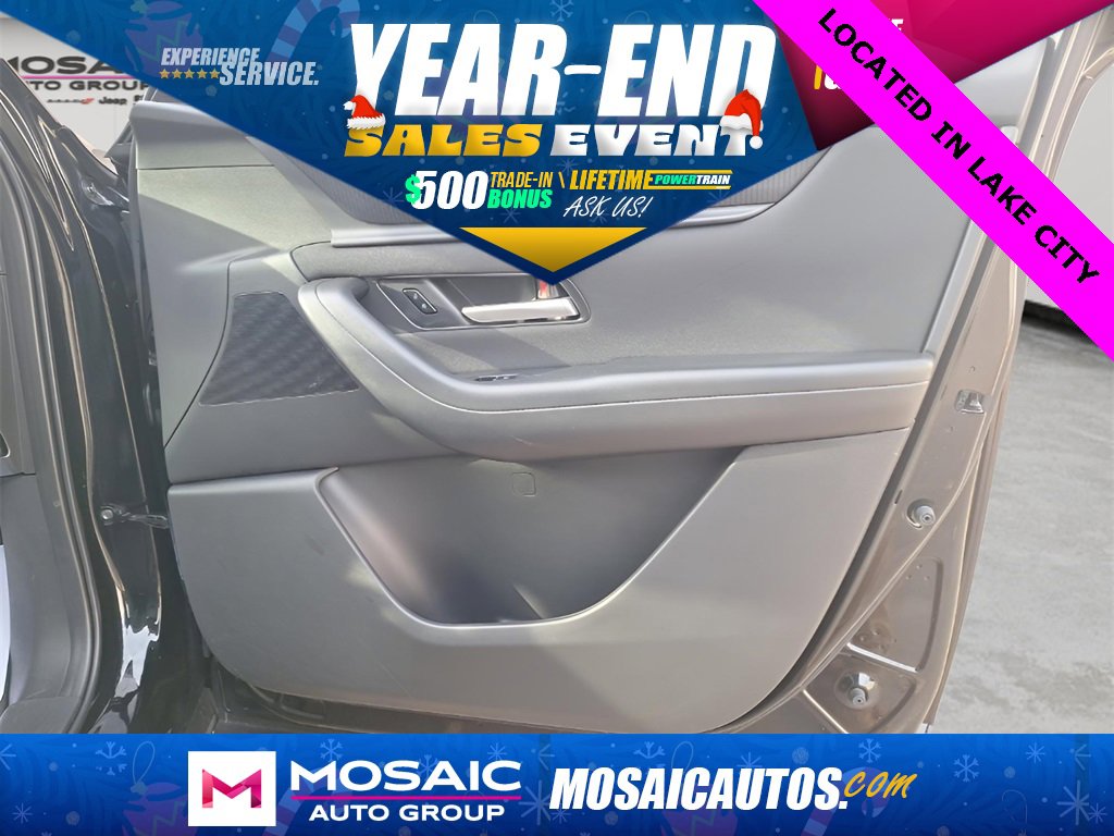 Used 2025 MAZDA CX-90 3.3 Turbo w/ Select Package image 9