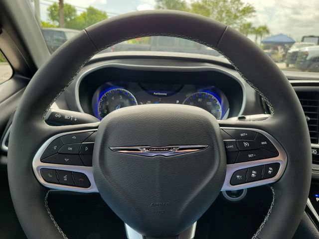 New 2026 Chrysler Pacifica Select FWD image 18
