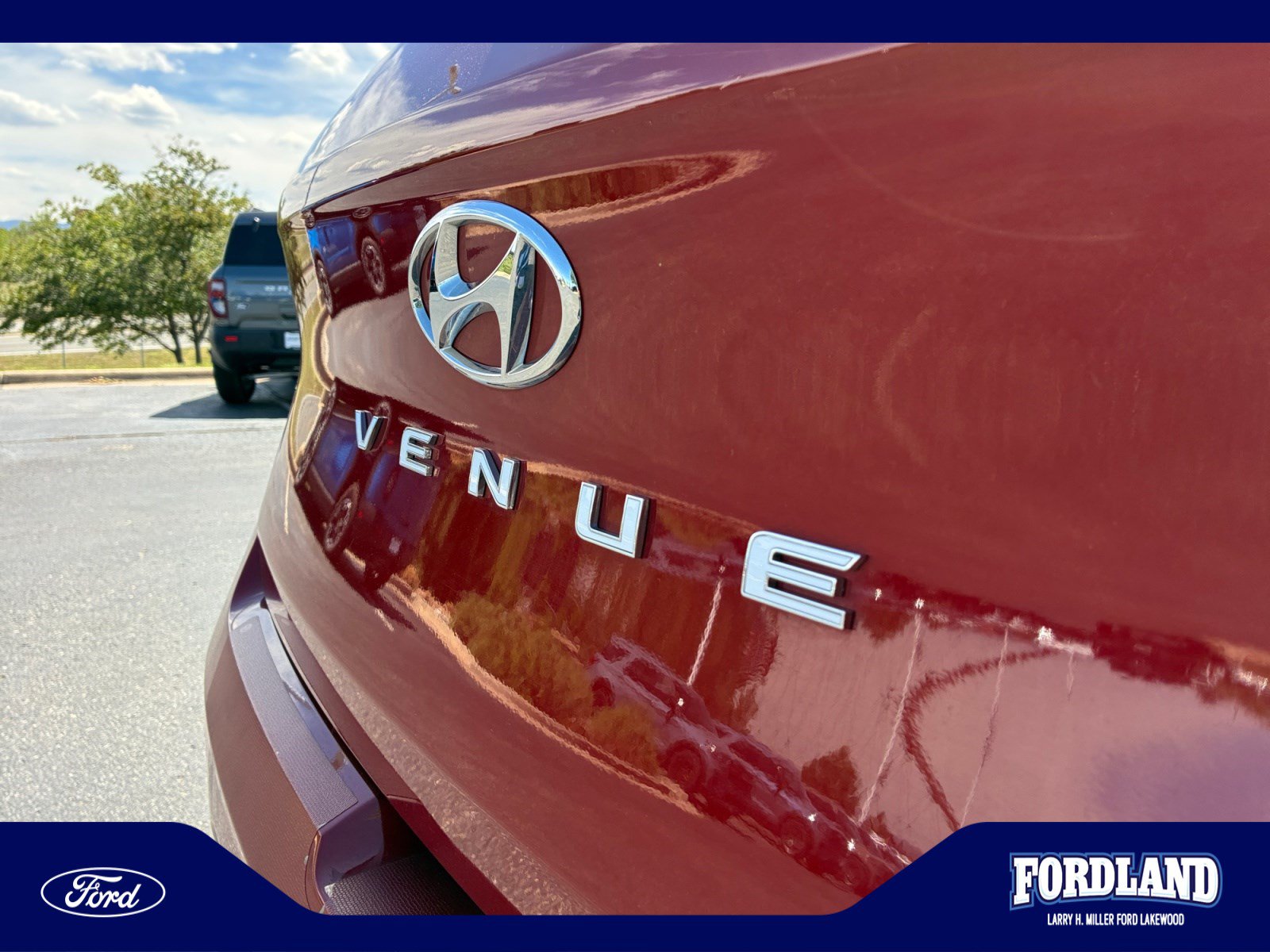 Used 2023 Hyundai Venue Limited FWD image 22