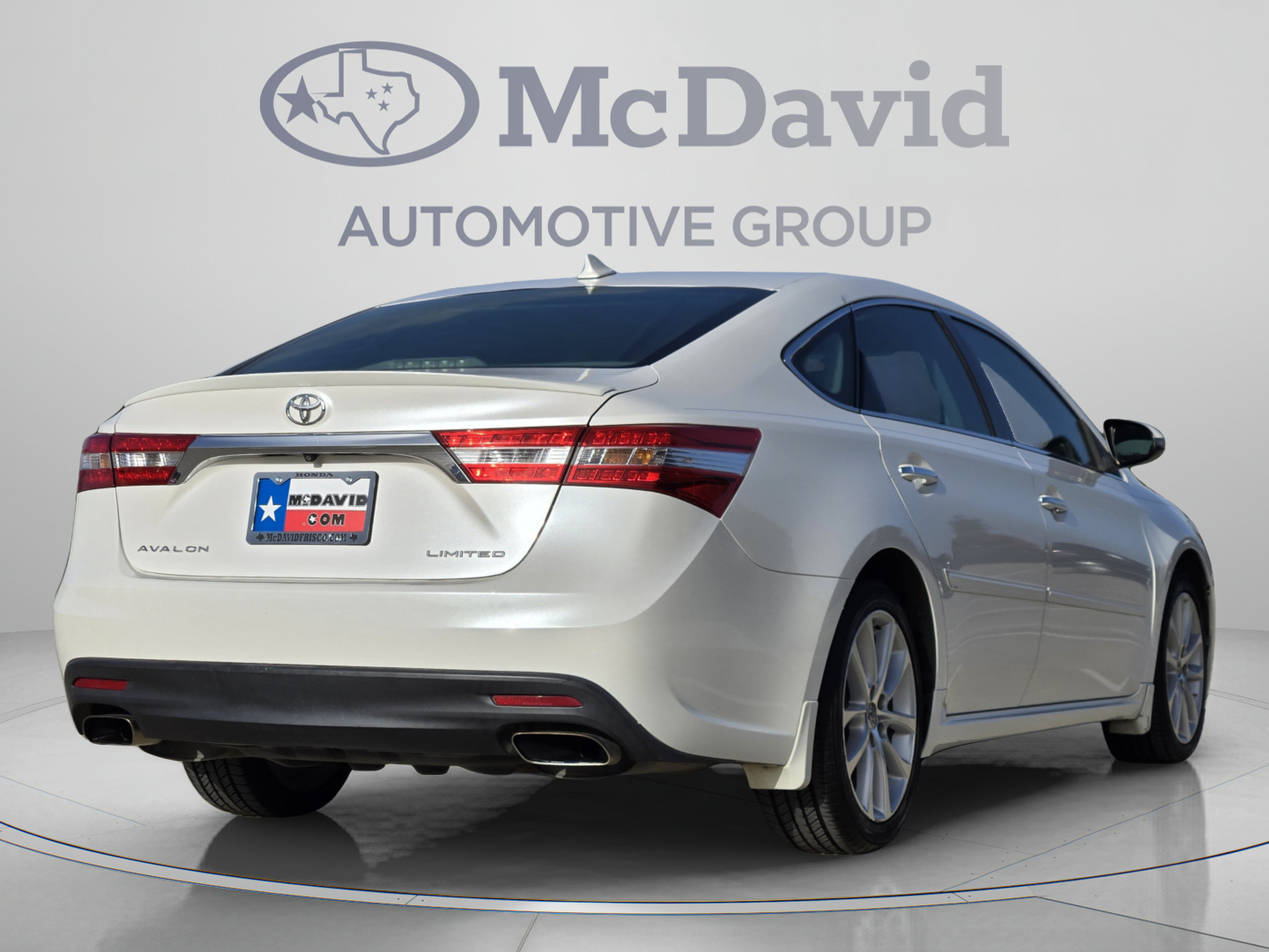 Used 2014 Toyota Avalon Limited w/ Technology Package FWD image 6