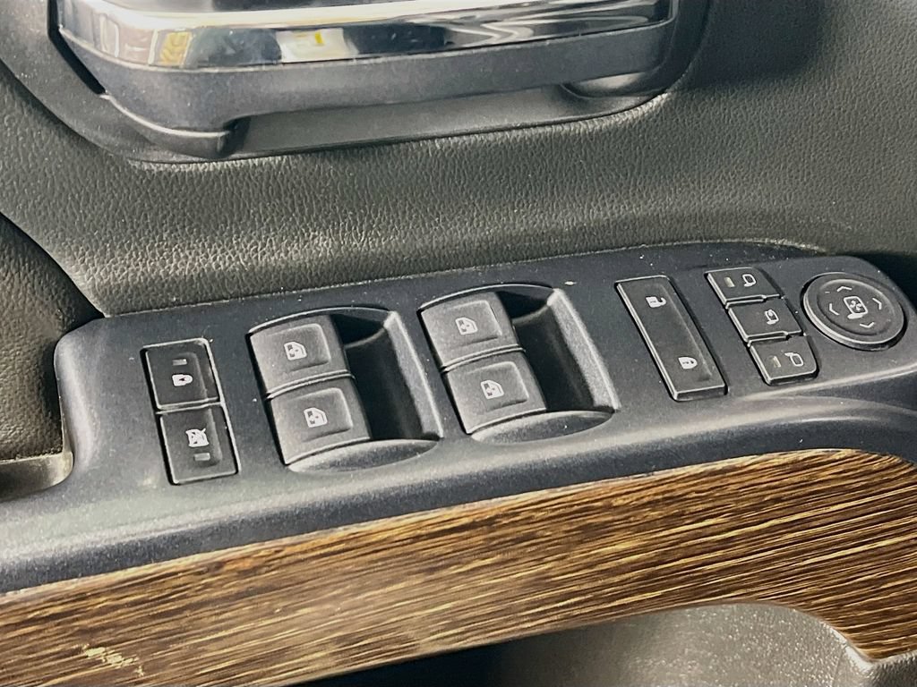 Used 2018 GMC Sierra 2500 Denali AWD/4WD image 15