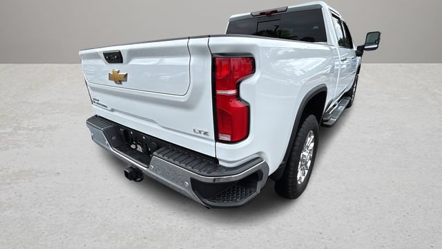 Used 2025 Chevrolet Silverado 2500 LTZ w/ LTZ Premium Package AWD/4WD image 12