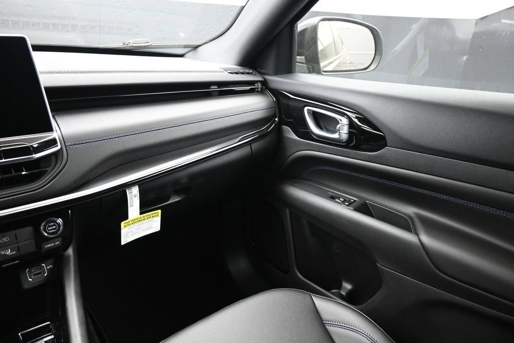 New 2026 Jeep Compass Latitude AWD/4WD image 6