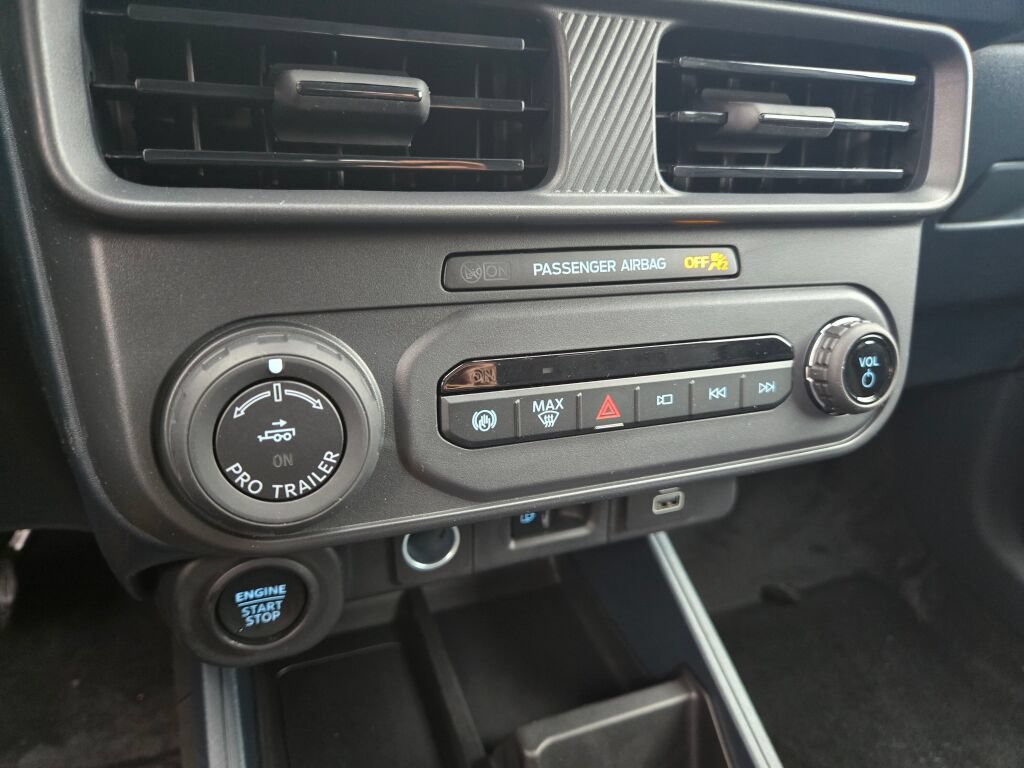 New 2026 Ford Maverick Lariat w/ Black Appearance Package AWD/4WD image 16
