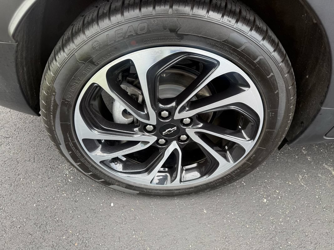 Used 2022 Chevrolet Bolt EUV Premier w/ Sun & Sound Package FWD image 25