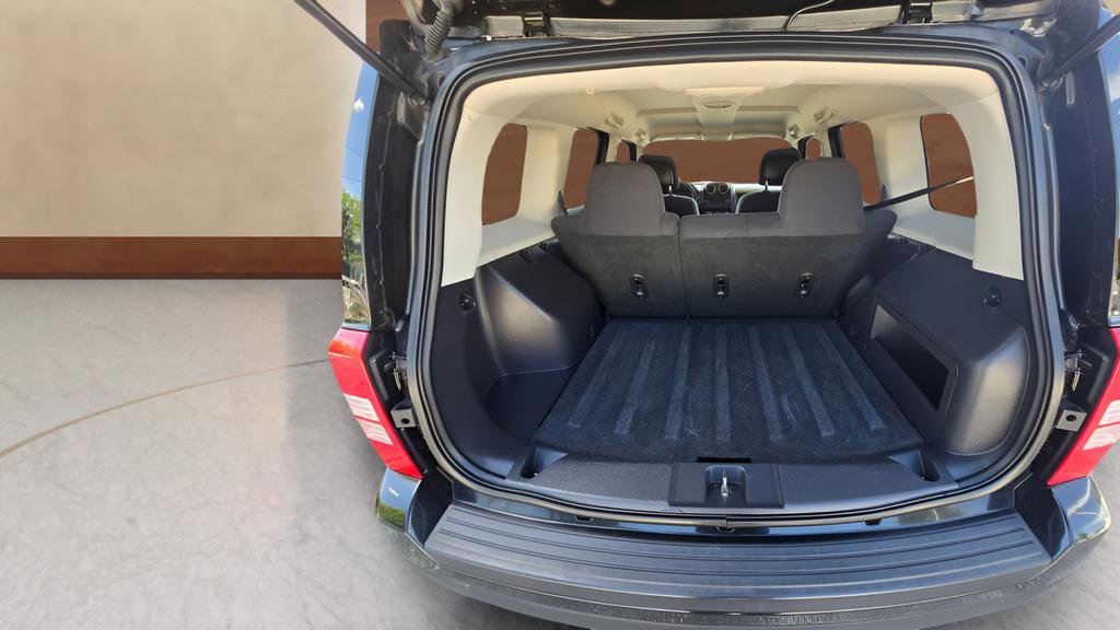 Used 2014 Jeep Patriot Latitude FWD image 13