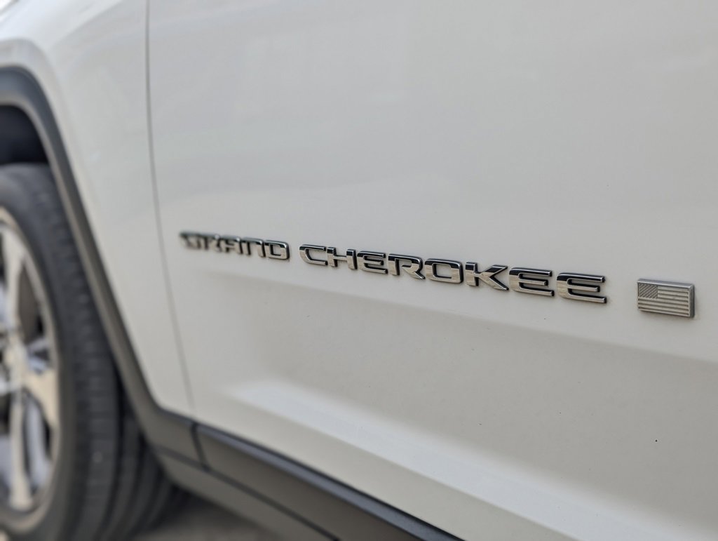 Used 2023 Jeep Grand Cherokee Limited image 13