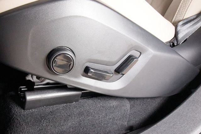 Certified 2026 Volvo XC90 B6 Plus AWD/4WD image 10