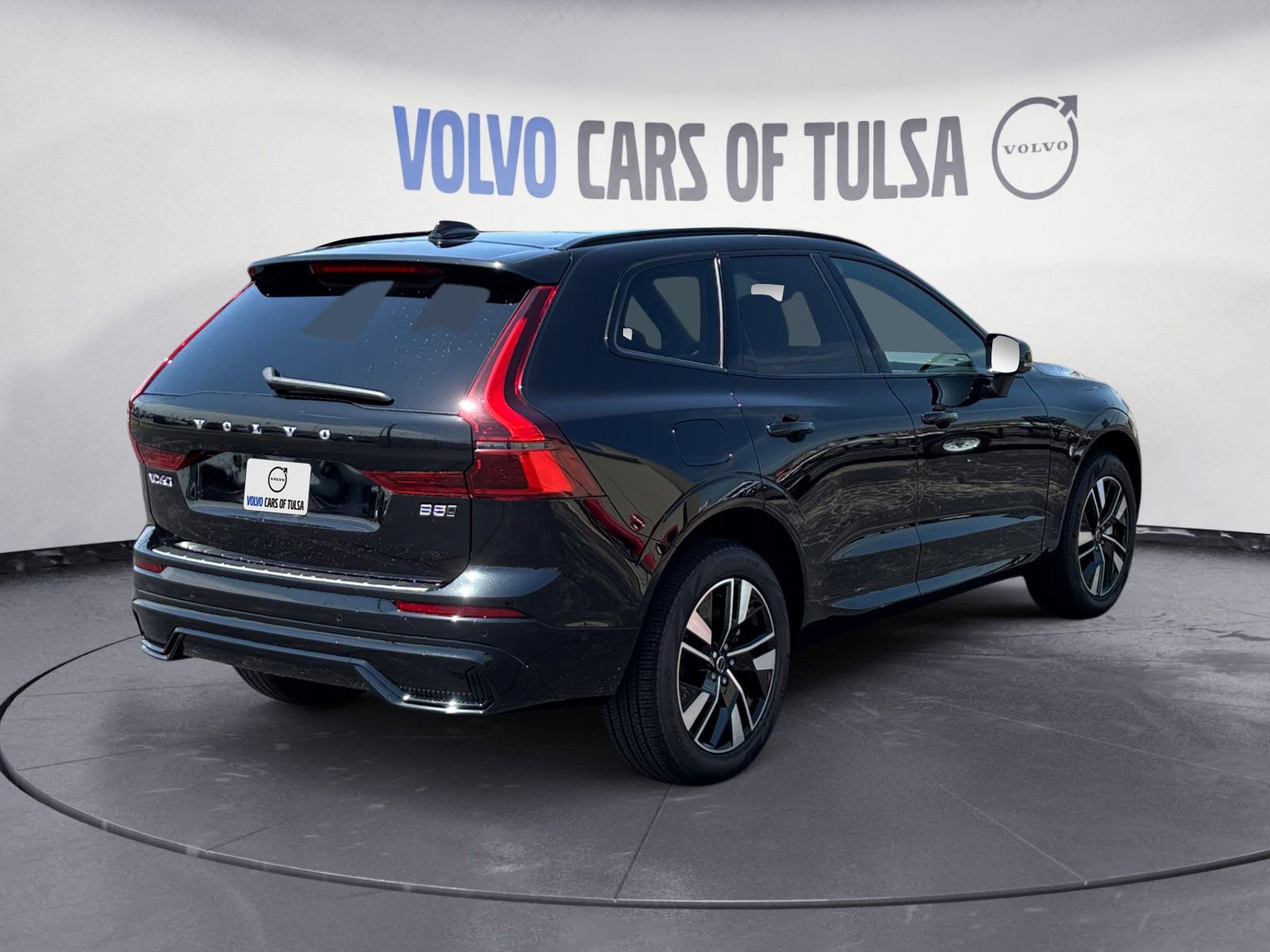 New 2026 Volvo XC60 B5 Plus w/ Protection Package Premier image 5