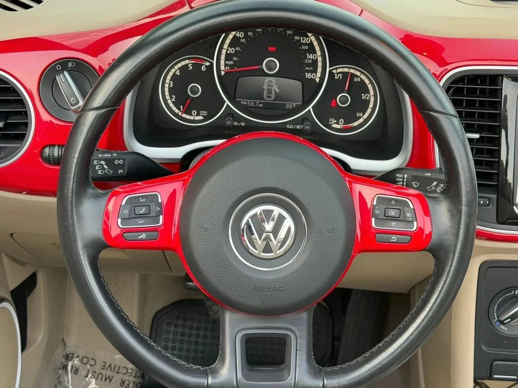 Used 2013 Volkswagen Beetle TDI FWD image 22