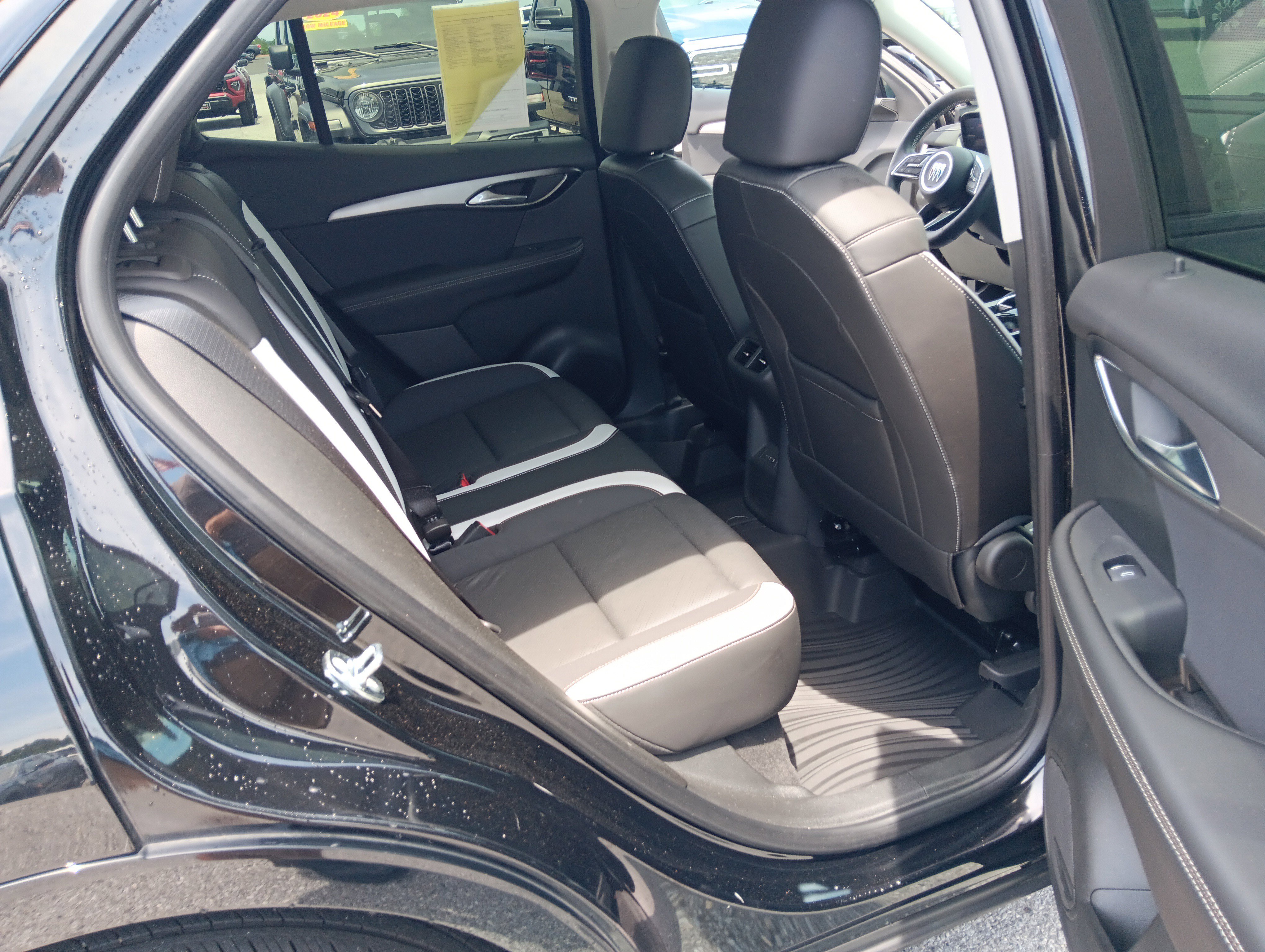 Used 2025 Buick Envision Sport Touring AWD/4WD image 21
