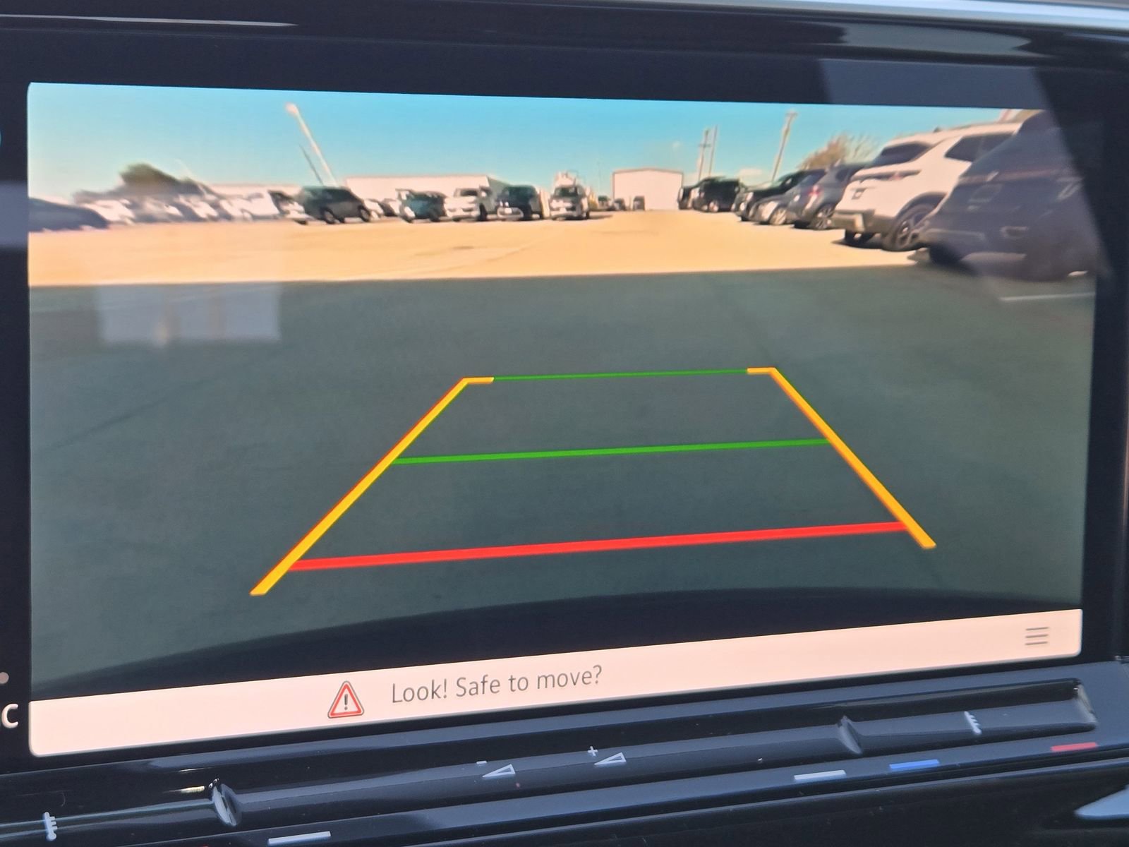 New 2026 Volkswagen Atlas SE image 12