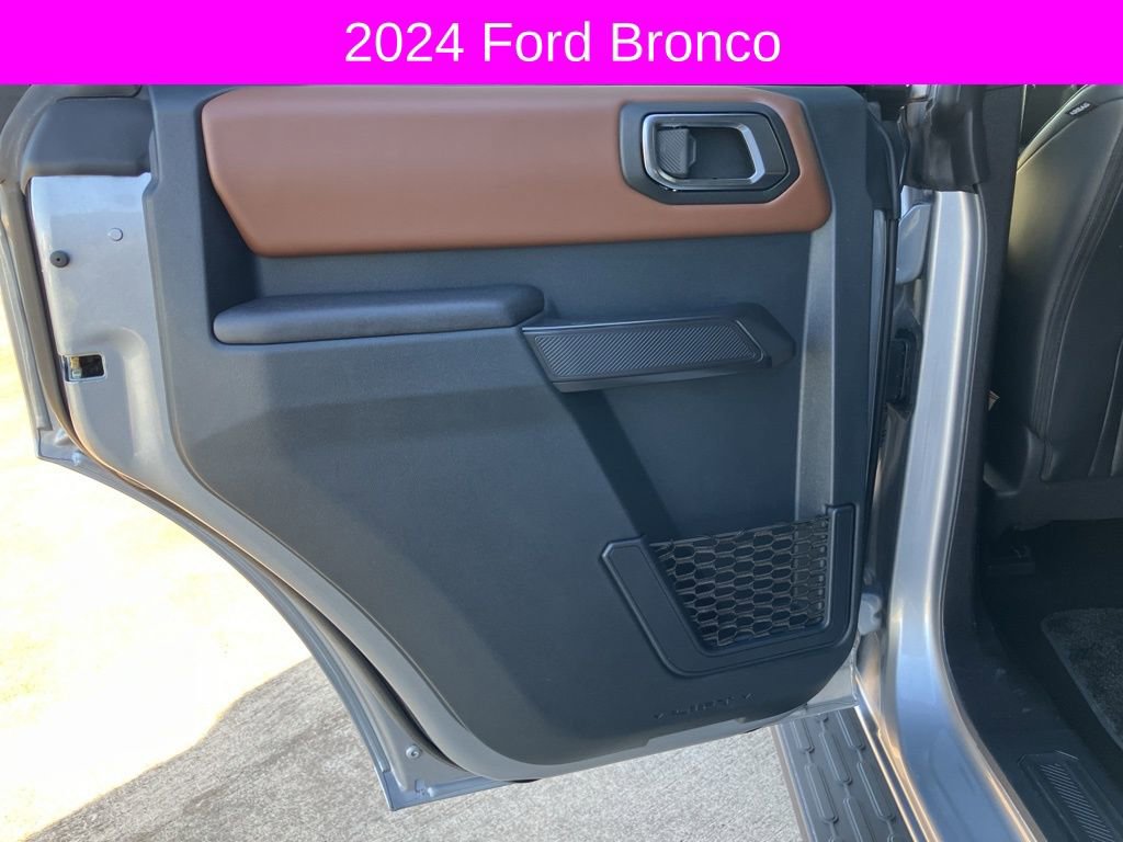 Used 2024 Ford Bronco Outer Banks image 18