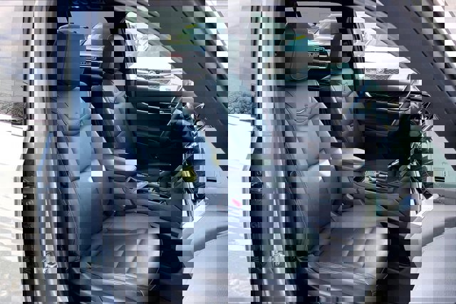 Used 2025 Cadillac XT6 Premium Luxury image 6