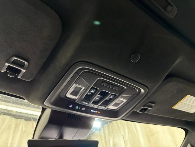 Used 2024 GMC Sierra 2500 Denali Ultimate AWD/4WD image 29