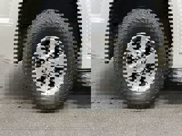 Used 2011 Toyota 4Runner SR5 w/ Convenience Pkg image 30