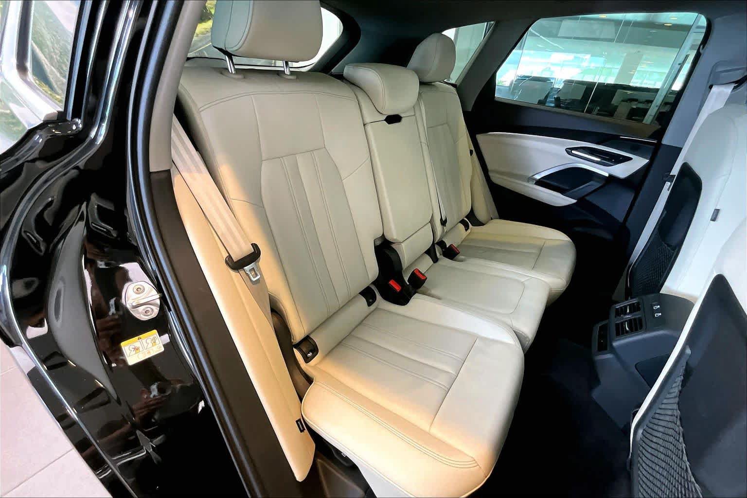 Used 2025 Audi Q5 Premium w/ Convenience Package AWD/4WD image 17