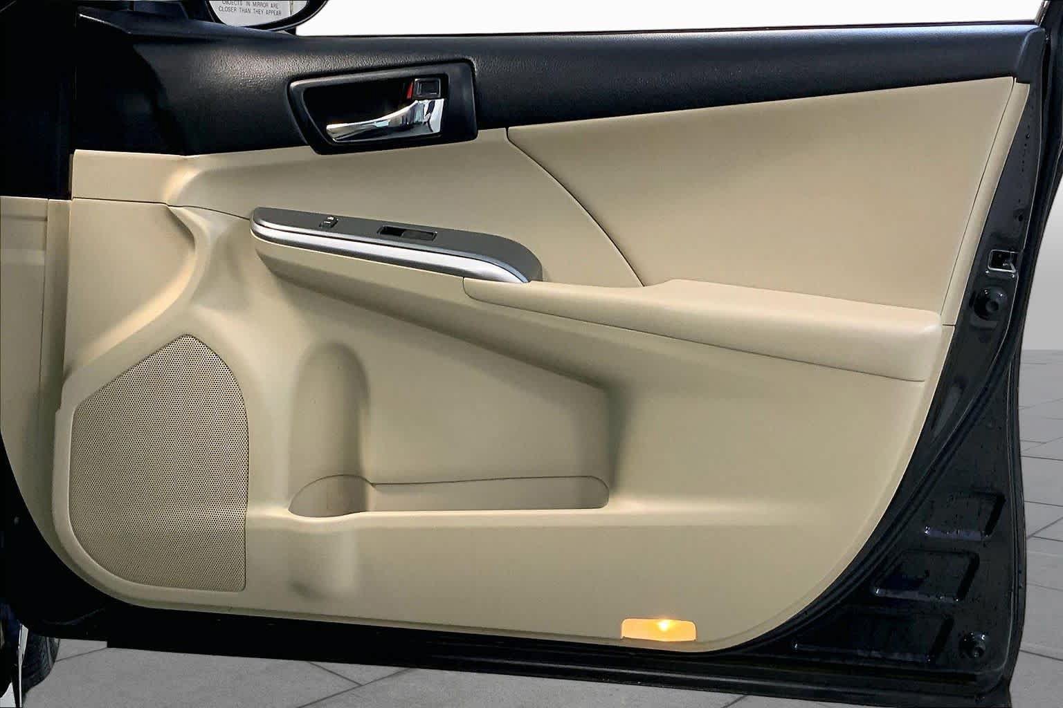 Used 2012 Toyota Camry XLE w/ Leather Pkg FWD image 22