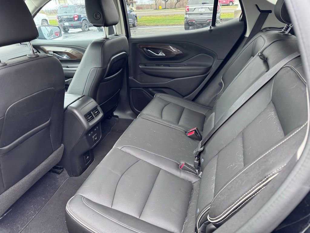 Used 2020 GMC Terrain Denali w/ Denali Premium Package AWD/4WD image 9
