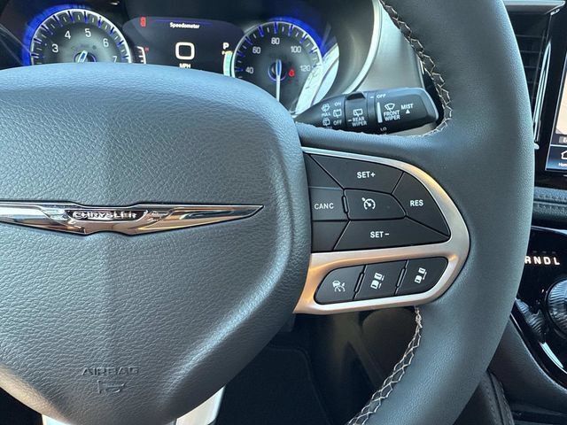 New 2026 Chrysler Pacifica Pinnacle FWD image 30
