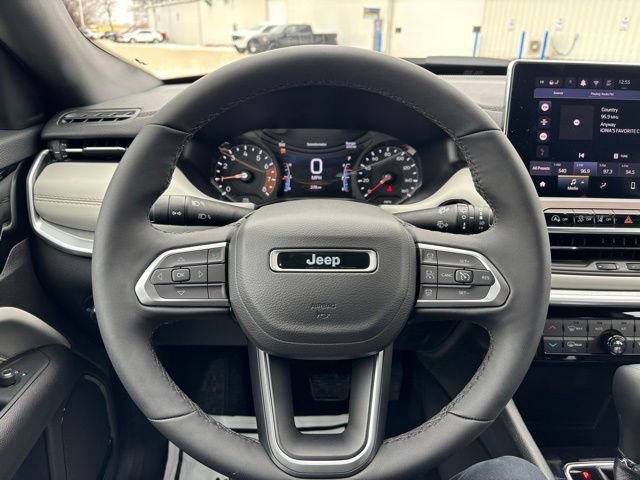 Used 2025 Jeep Compass Limited image 10