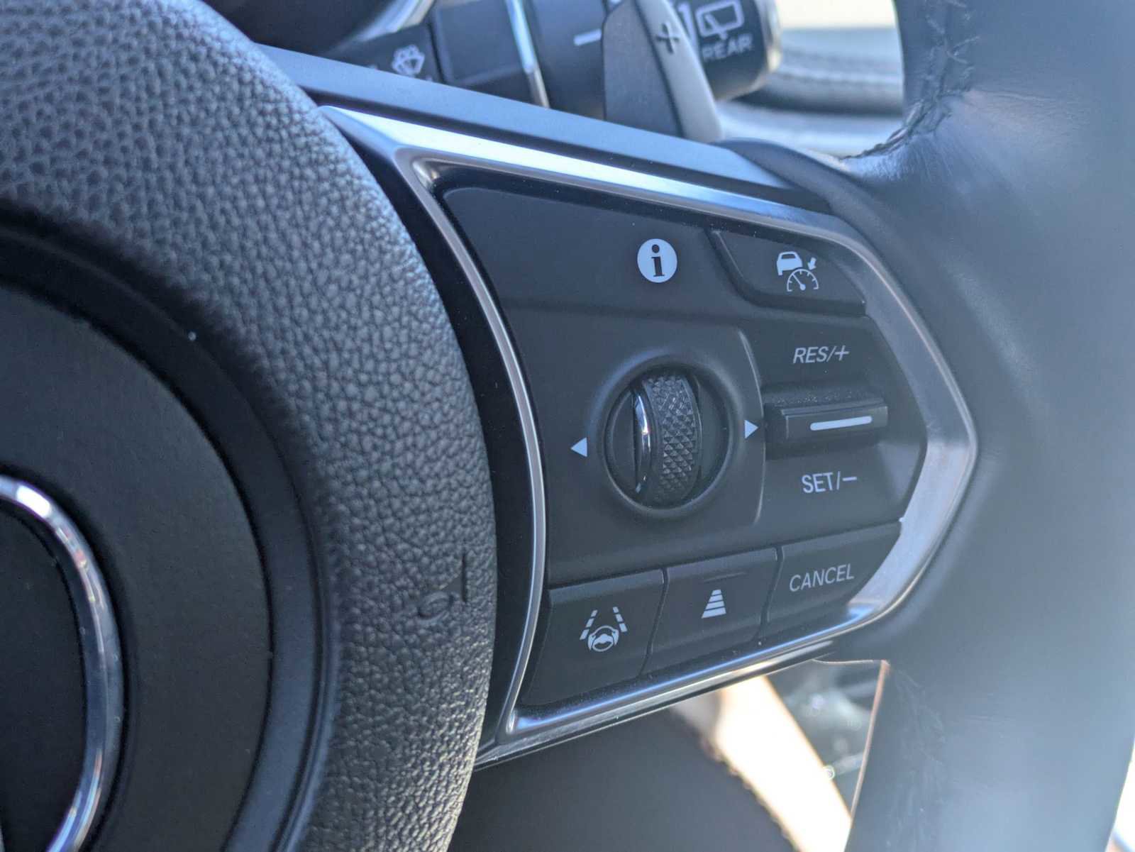 Used 2023 Acura MDX SH-AWD w/ Advance Package image 25