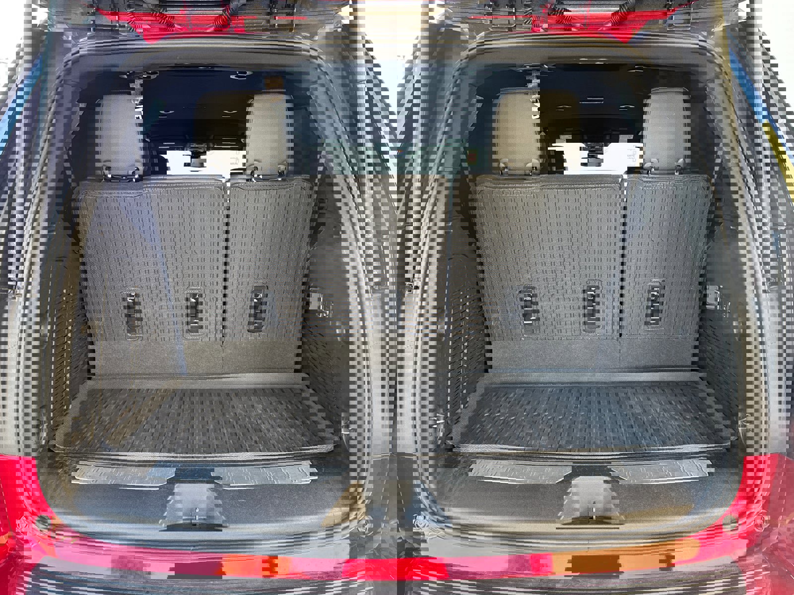 Certified 2025 GMC Yukon Denali image 9