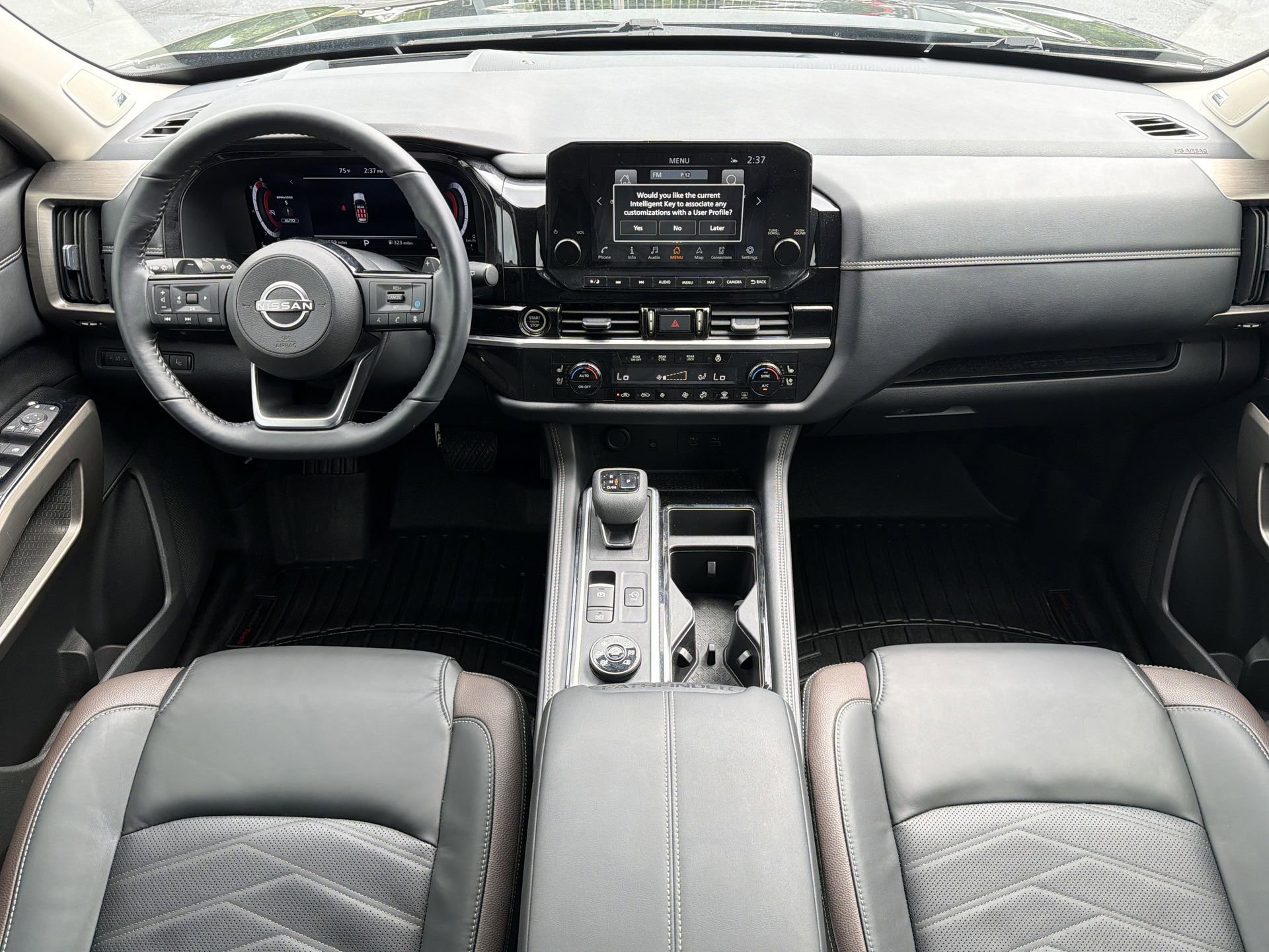 Used 2024 Nissan Pathfinder Platinum w/ Cargo Package AWD/4WD image 2