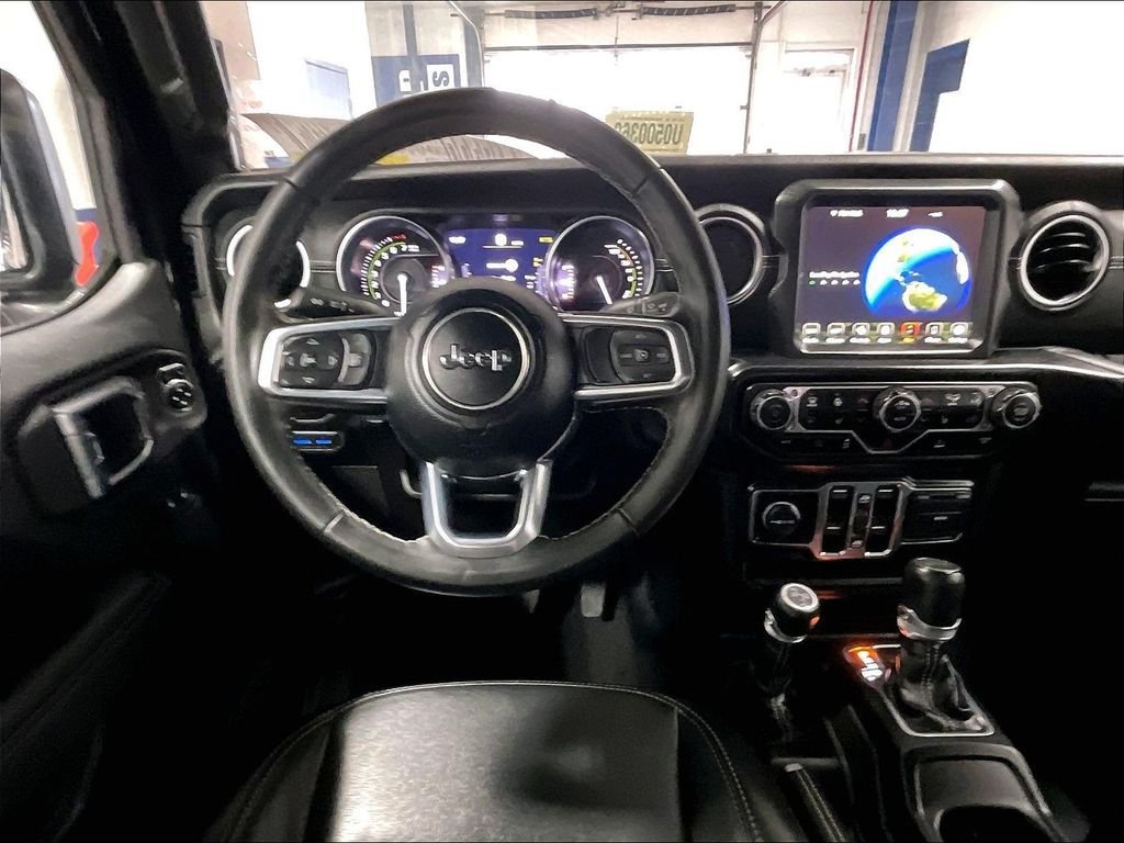 Used 2023 Jeep Wrangler Unlimited Sahara w/ Cold Weather Group AWD/4WD image 17