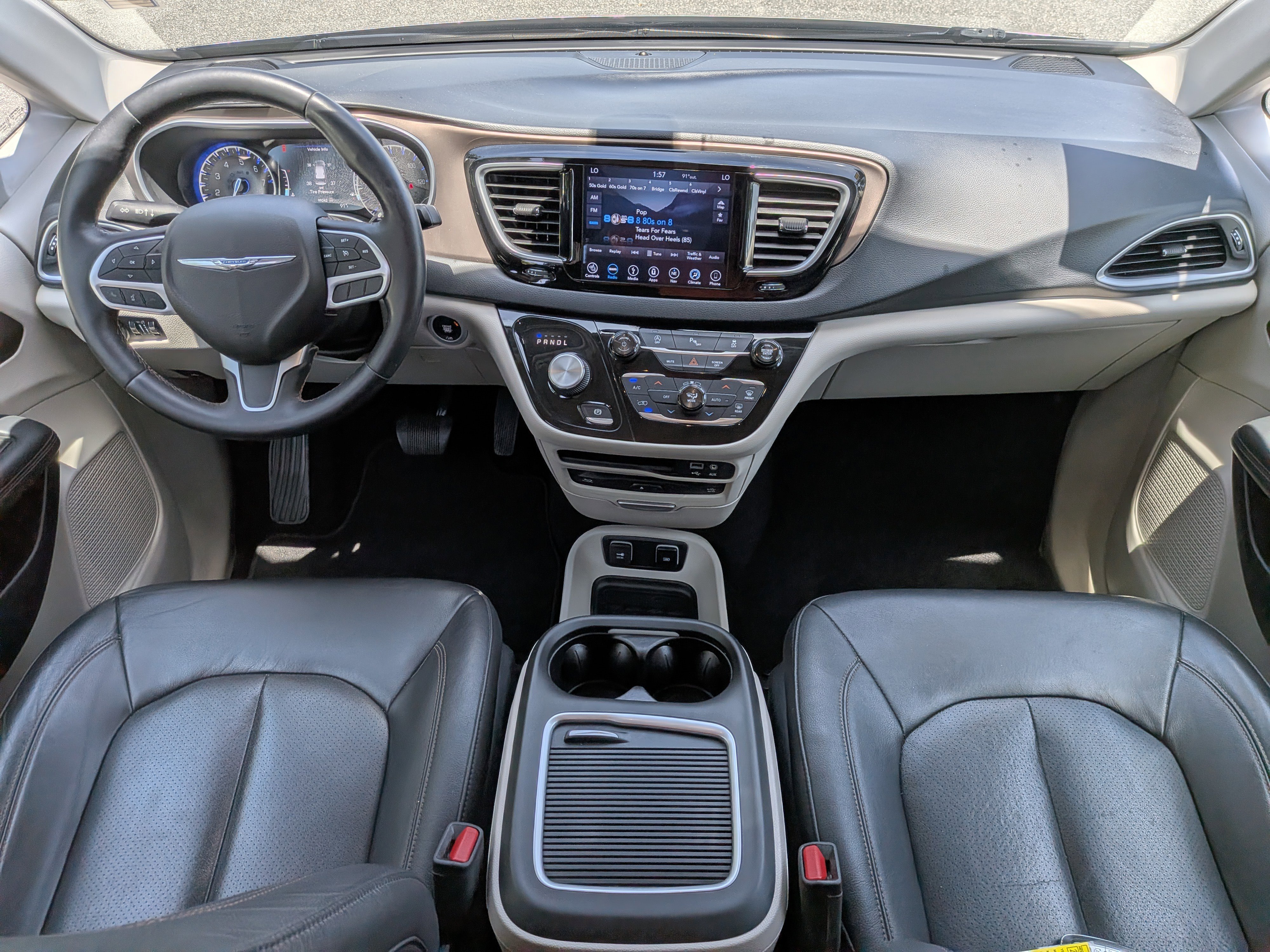 Used 2018 Chrysler Pacifica Touring-L Plus w/ Tire & Wheel Group FWD image 14