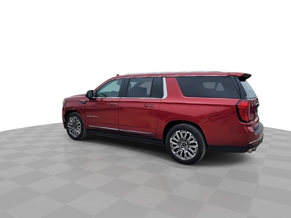 Used 2023 GMC Yukon XL Denali Ultimate w/ LPO, Floor Liner Package AWD/4WD image 6