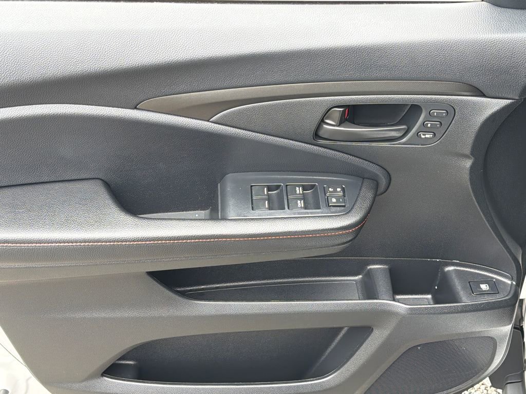 Used 2024 Honda Ridgeline TrailSport image 3