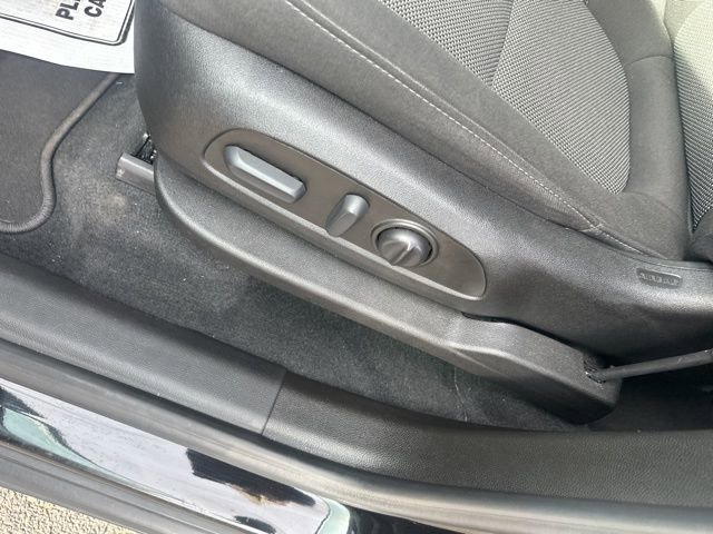 Used 2023 Chevrolet Traverse LT image 12