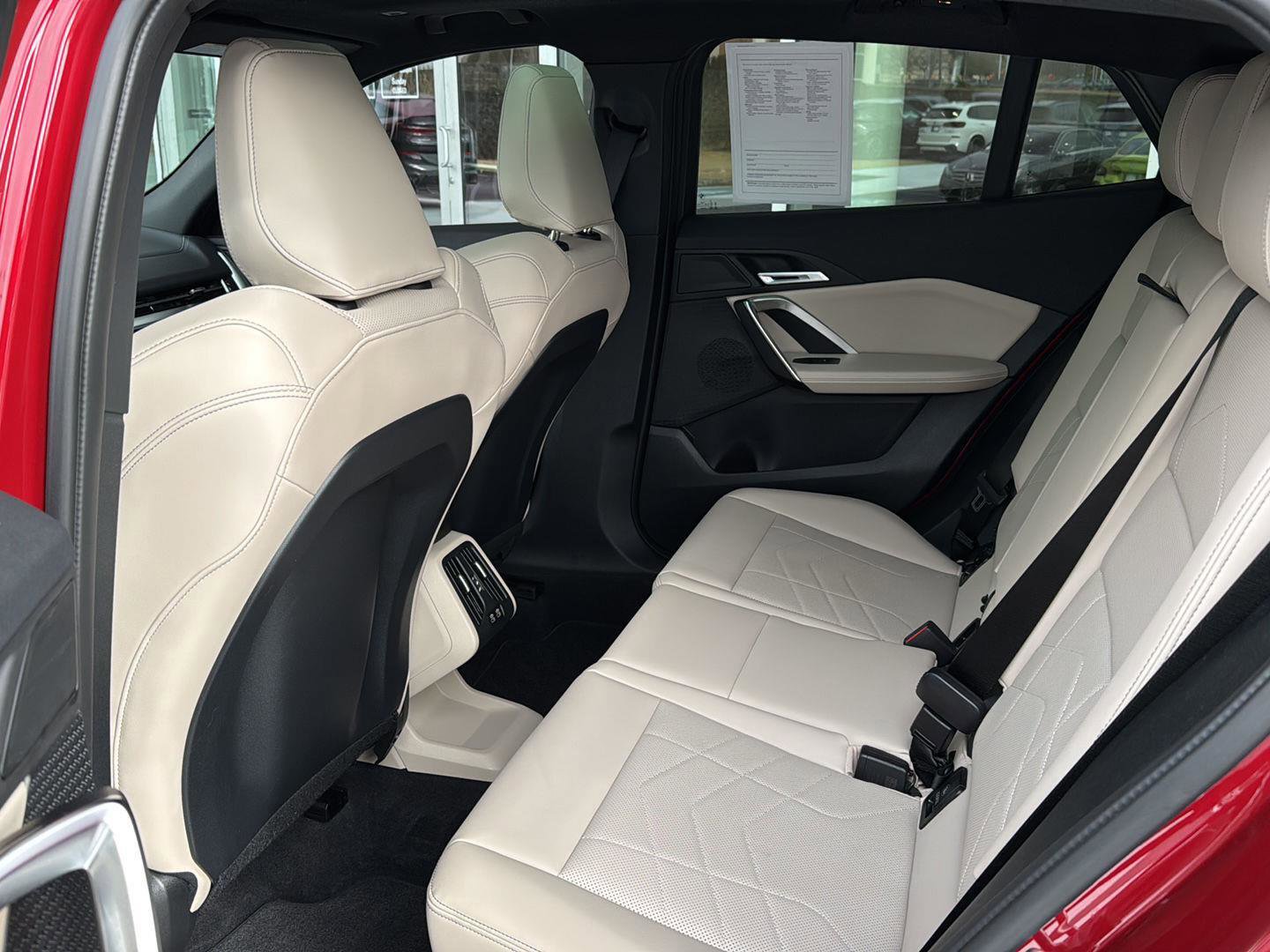 Used 2025 BMW X2 xDrive28i w/ Convenience Package image 9